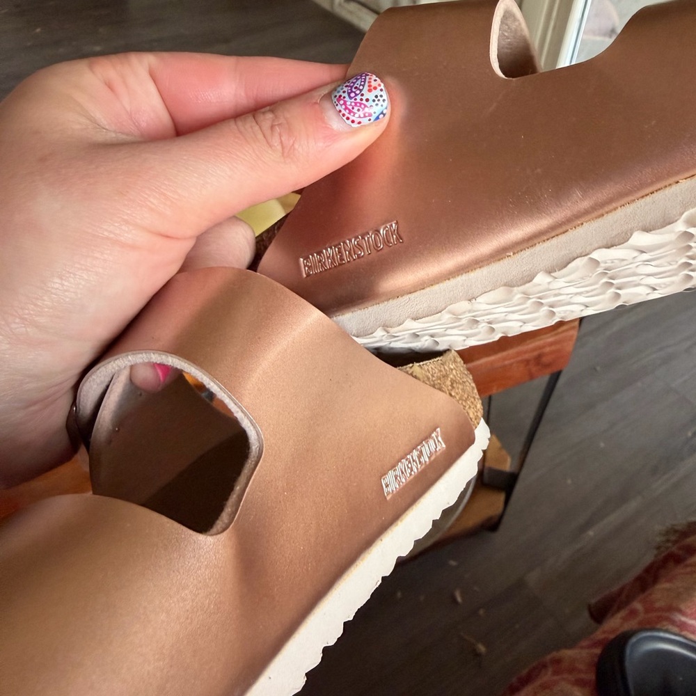 Birkenstock Kids Sandals in Metallic Rose Cold and Tan EU Size 34 NWOT - Picture 6 of 8